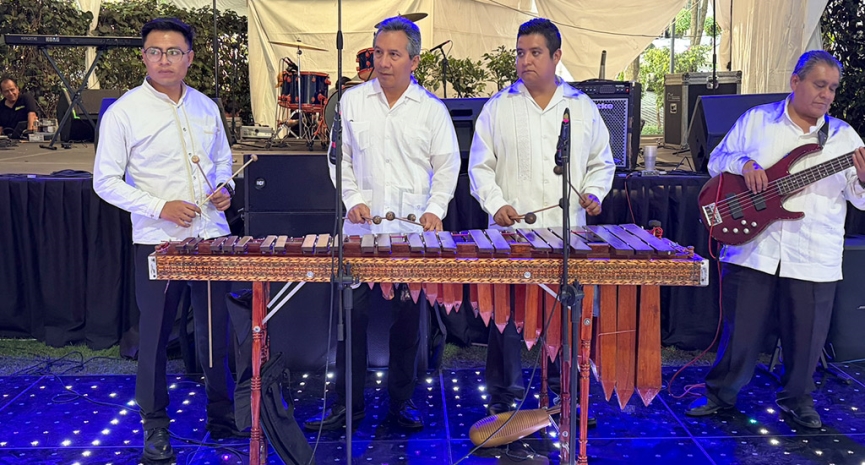 Gran Paellada encendió la fiesta con Los Yaguarú