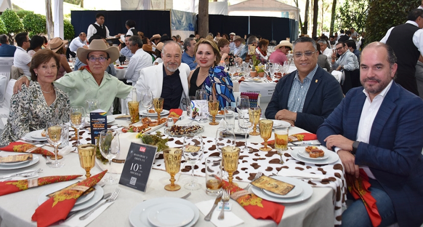 Gran Paellada encendió la fiesta con Los Yaguarú