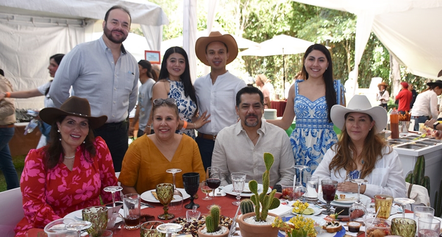 Gran Paellada encendió la fiesta con Los Yaguarú