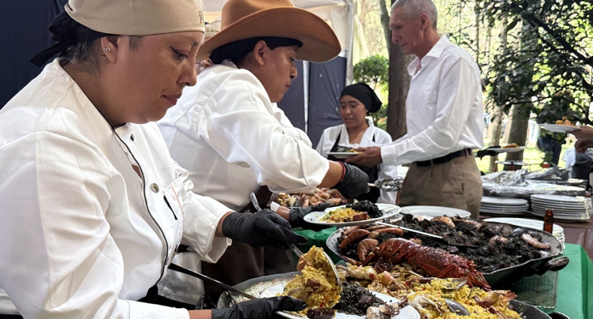 Gran Paellada encendió la fiesta con Los Yaguarú