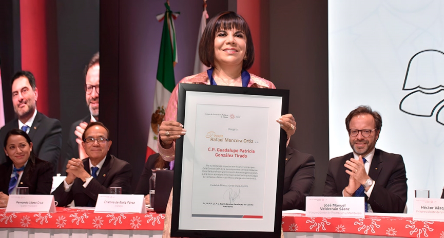Patricia González Tirado recibe la Presea Rafael Mancera Ortiz por su liderazgo en contaduría y compromiso social