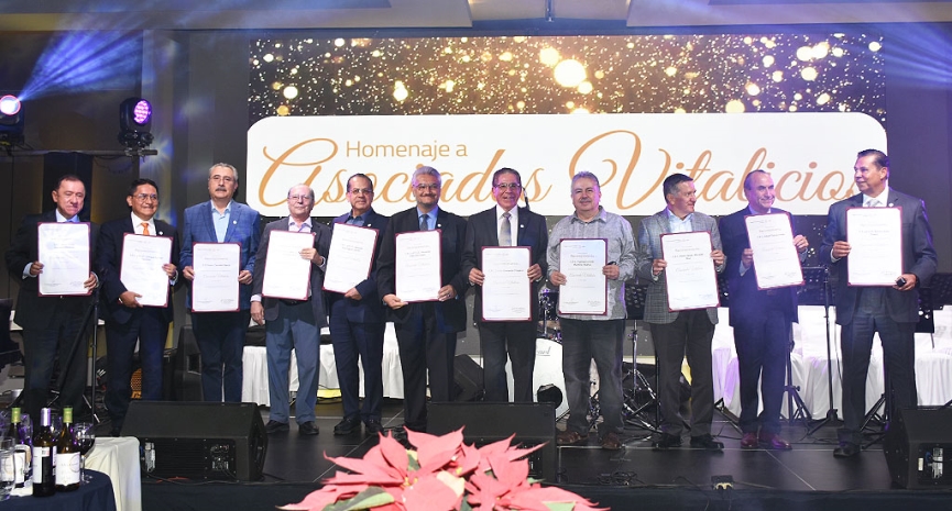 Rodrigo de la Cadena engalana festejo de Asociados Vitalicios 2025