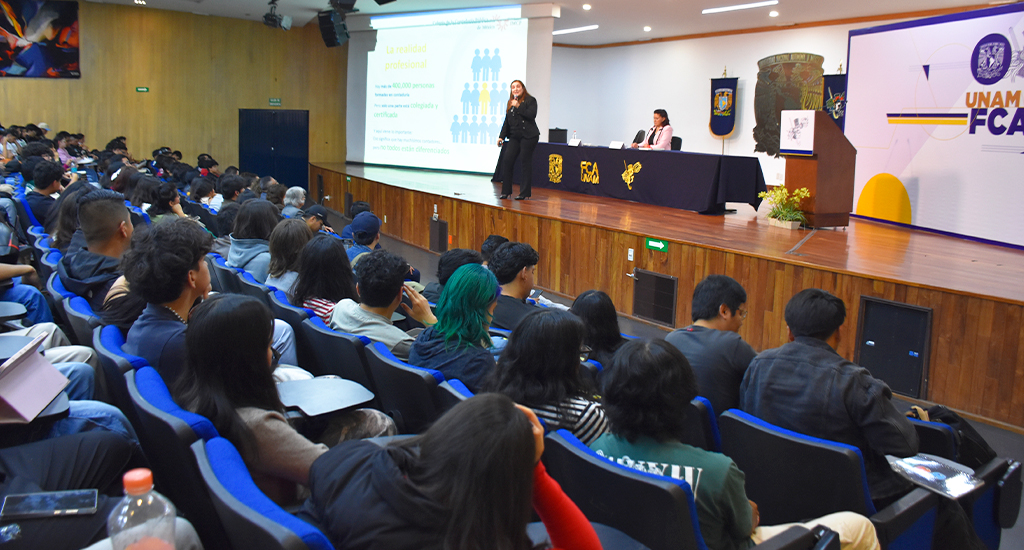 Rosalía Ortega participa en la 32.° Semana Académica Interdisciplinaria de la FCA