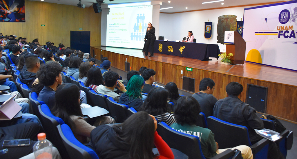 Rosalía Ortega participa en la 32.° Semana Académica Interdisciplinaria de la FCA