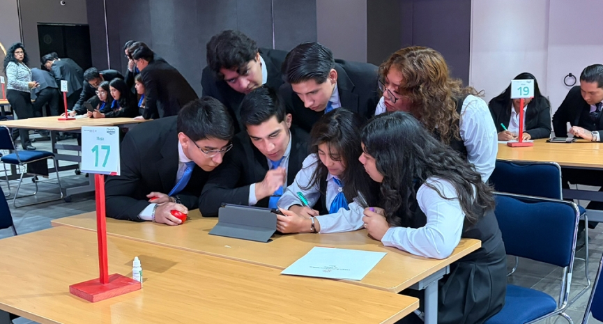 UNAM conquista el Maratón del Conocimiento Fiscal con el primer y segundo lugar