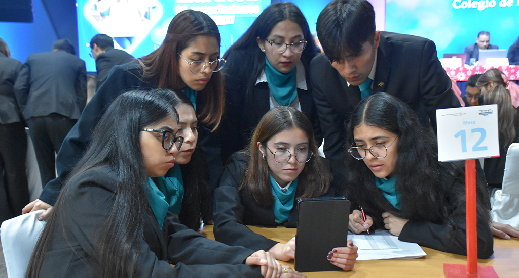 Universitarios compiten en el Maratón del conocimiento de Auditoría