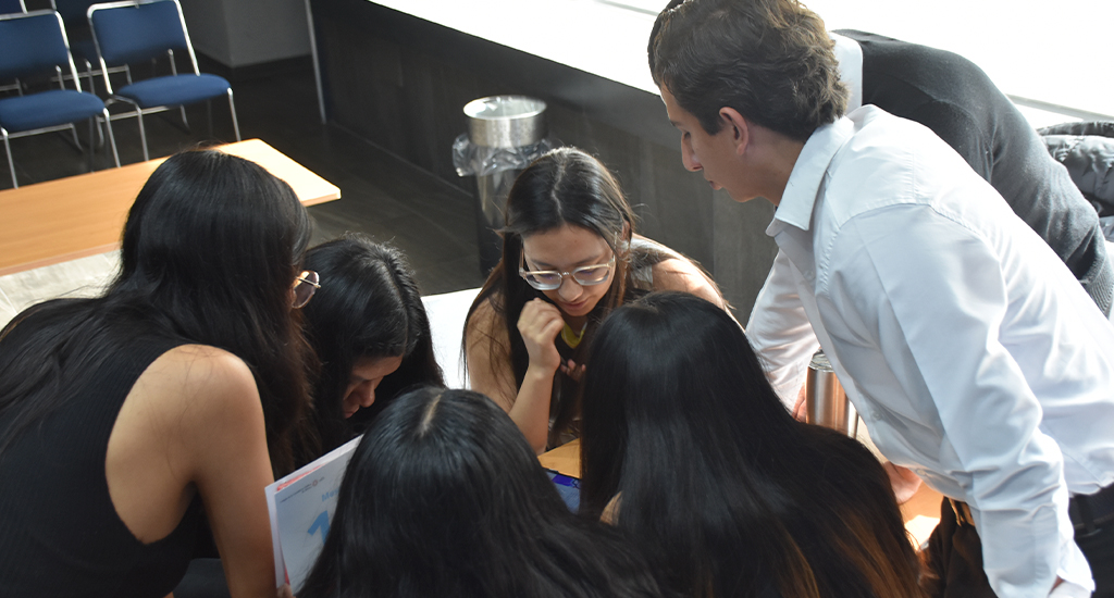 Universitarios compiten en el Maratón del conocimiento de Auditoría